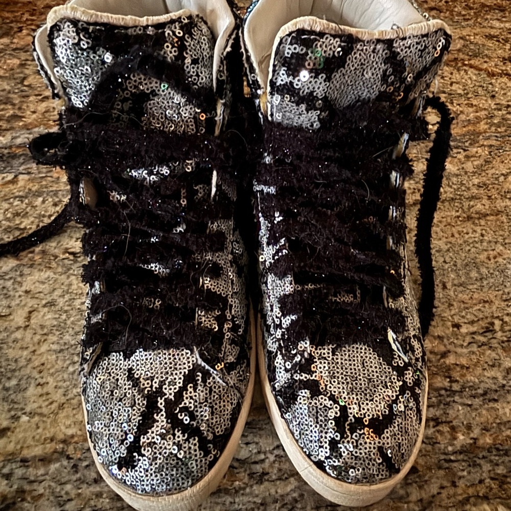 Converse Sequin Black And Silver Hightop Chuck Taylor Sneakers woman’s  Size 8.5